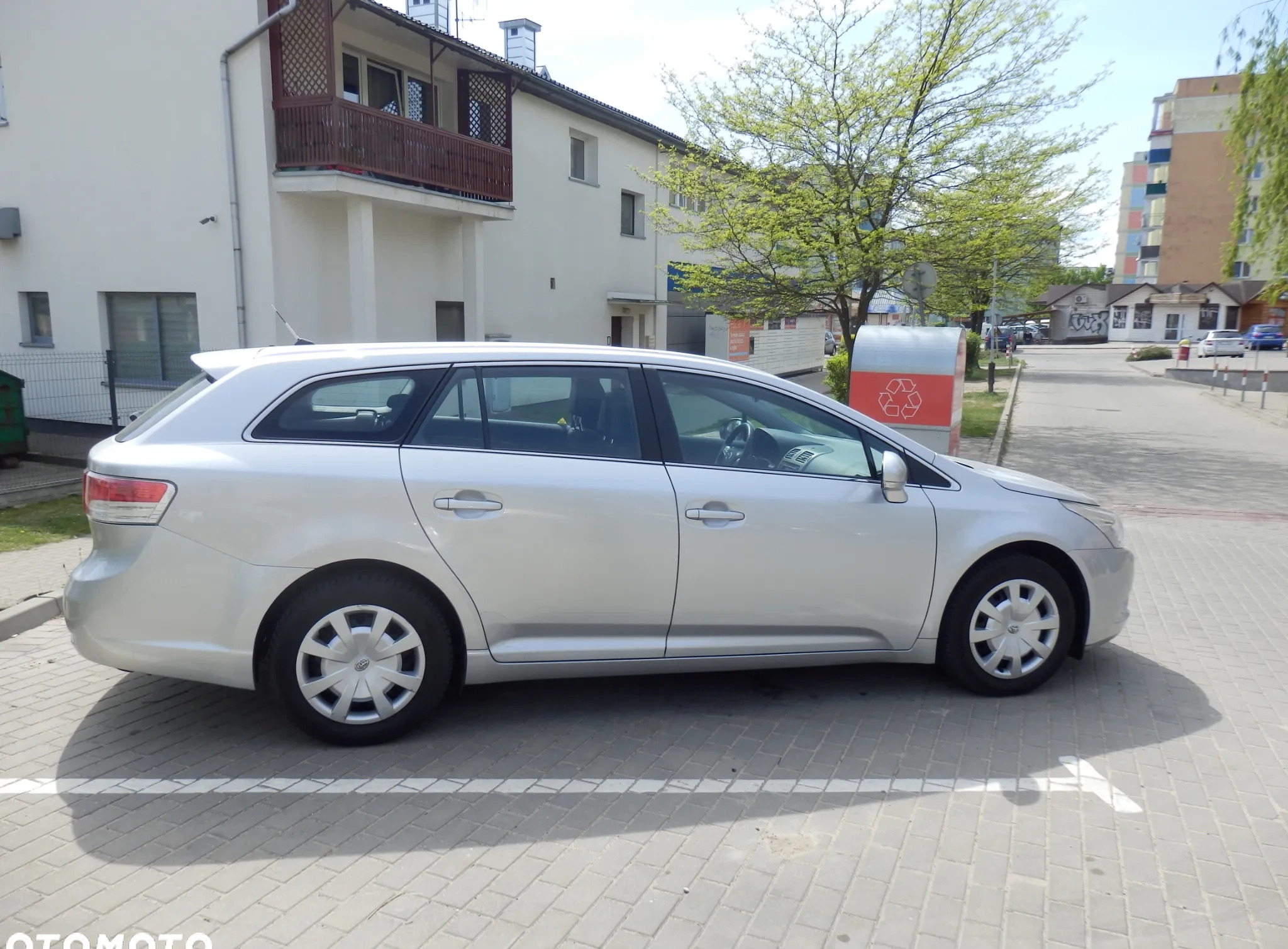 Toyota Avensis cena 37900 przebieg: 136180, rok produkcji 2010 z Białystok małe 92